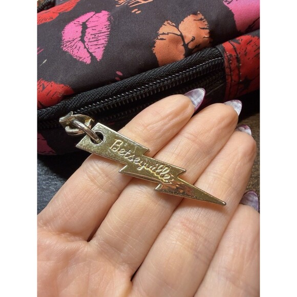 Betsey Johnson Laptop Bag Lips Kisses - Picture 9 of 16